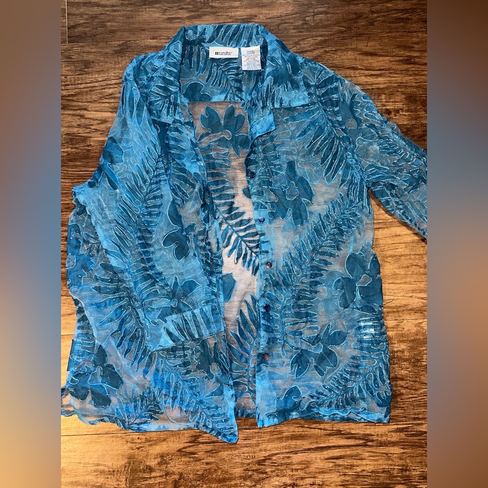 Units vintage turquoise blue lacey women’s button up blouse - Picture 2 of 9